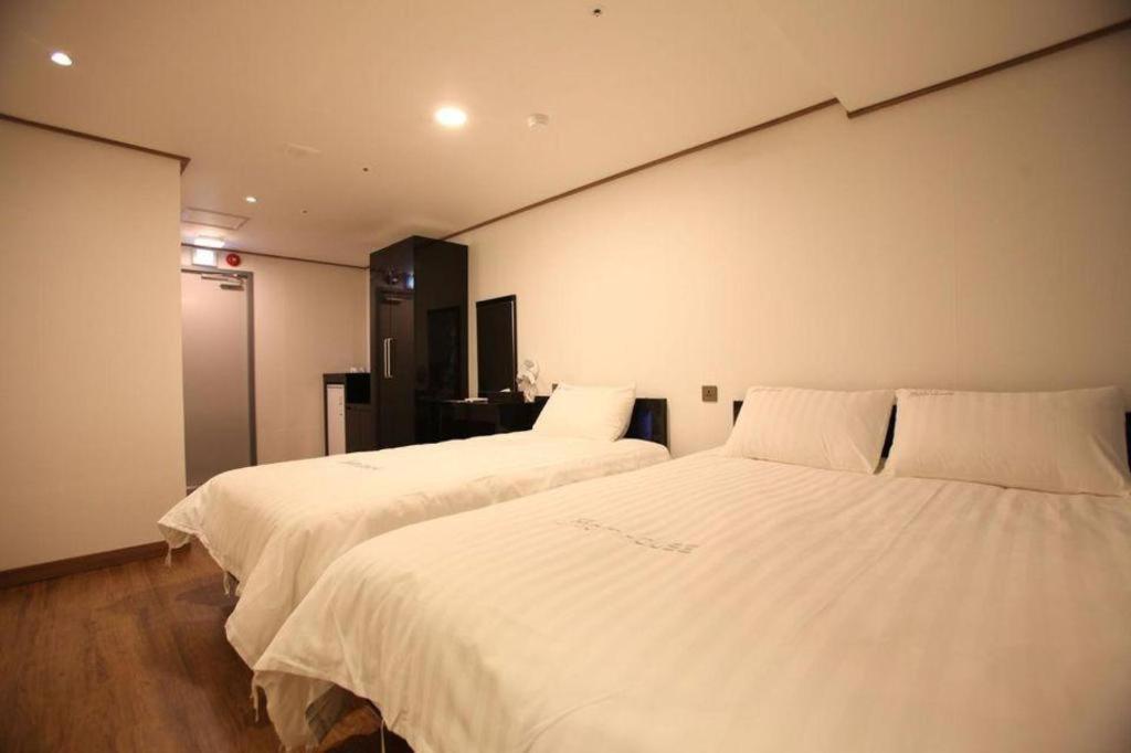 Myeongdong Mom House Hotel Szöul Kültér fotó